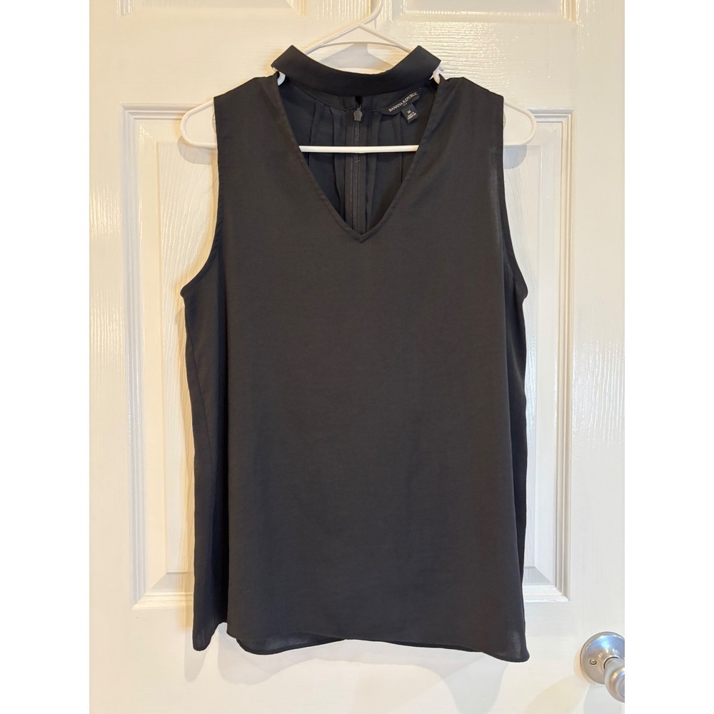 Banana Republic Black Sleeveless Top Mock‎ Neck Blouse Size M